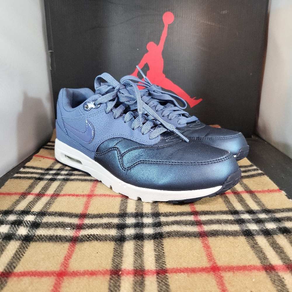 Size 8.5- Nike Airmax 1 2016 Ocean Fog Wmns Size.